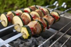 Thüros B2 Tischbaikal Schaschlikgrill 6 Thüros B2 Tischbaikal Schaschlikgrill -Camping Geschäft Thueros Tischbaikal TBE3050 mood 2