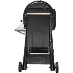 Traeger Pelletgrill Timberline - 1300 -Camping Geschäft Traeger Timberline seitlich pelletkammer