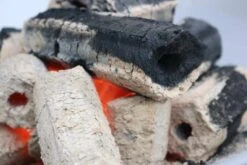 Greek Fire Holzkohlebriketts - 1 Palette = 720kg -Camping Geschäft greek fire briketts glut detail 1