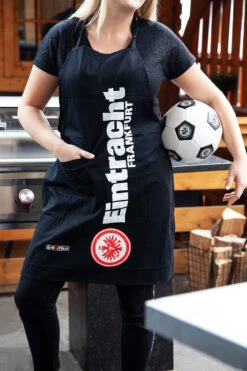 Grillfürst Grillschürze Mit Tasche - Eintracht Frankfurt Edition In Geschenkverpackung -Camping Geschäft grillfuerst grillschuerze eintracht frankfurt 17 028 SGE
