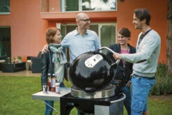 Napoleon Holzkohlegrill Kugelgrill Ø 57cm Im Rollwagen Mit Gussrost Und Deckelscharnier PRO22K-Cart-2 23 Napoleon Holzkohlegrill Kugelgrill Ø 57cm Im Rollwagen Mit Gussrost Und Deckelscharnier PRO22K-Cart-2 -Camping Geschäft napoleon grill PRO22K CART 2