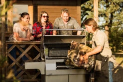 Napoleon Charcoal Professional Edelstahl Holzkohlegrill PRO605CSS -Camping Geschäft napoleon pro605 kohle einfuellen pro605css