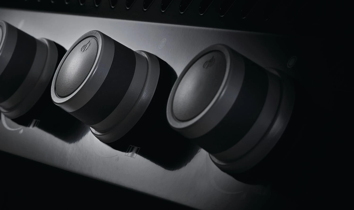 Napoleon Rogue 425 Gasgrill - All Black - Modell 2023 - Inkl. Abdeckhaube 10 Napoleon Rogue 425 Gasgrill - All Black - Modell 2023 - Inkl. Abdeckhaube – Bild 8