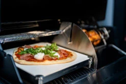 Outdoorchef Dualchef 425 G BZ Gasgrill Mit BLAZING ZONE Infrarotbrenner 31 Outdoorchef Dualchef 425 G BZ Gasgrill Mit BLAZING ZONE Infrarotbrenner -Camping Geschäft outdoorchef dualchef 425 g pizza backen 18 700 16