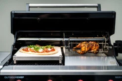 Outdoorchef Dualchef 425 G BZ Gasgrill Mit Blazing Zone Infrarotbrenner + DGS Gusseisen Grillrost 2 Stk.+ DGS Gemüse Grillrost 2 Stk. -Camping Geschäft outdoorchef dualchef 425 g rotisserie und pizza 18 700 16