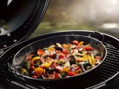 Outdoorchef Gourmet Set 2-teilig (Pfanne Ø 40cm Und Pizzablech Ø 39cm, Emailliert) -Camping Geschäft outdoorchef gourmet set 2 teilig 18 211 60 e