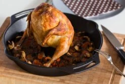 Petromax Gusseiserner Geflügelbräter Cf30 -Camping Geschäft petromax haehnchenbraeter gusseisen cf30