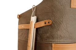 Petromax Büffelleder Grillschürze Mit Gekreuztem Rückenband -Camping Geschäft petromax leder schuerze halter ab x