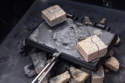 Petromax Waffeleisen -Camping Geschäft petromax waffeleisen kohle